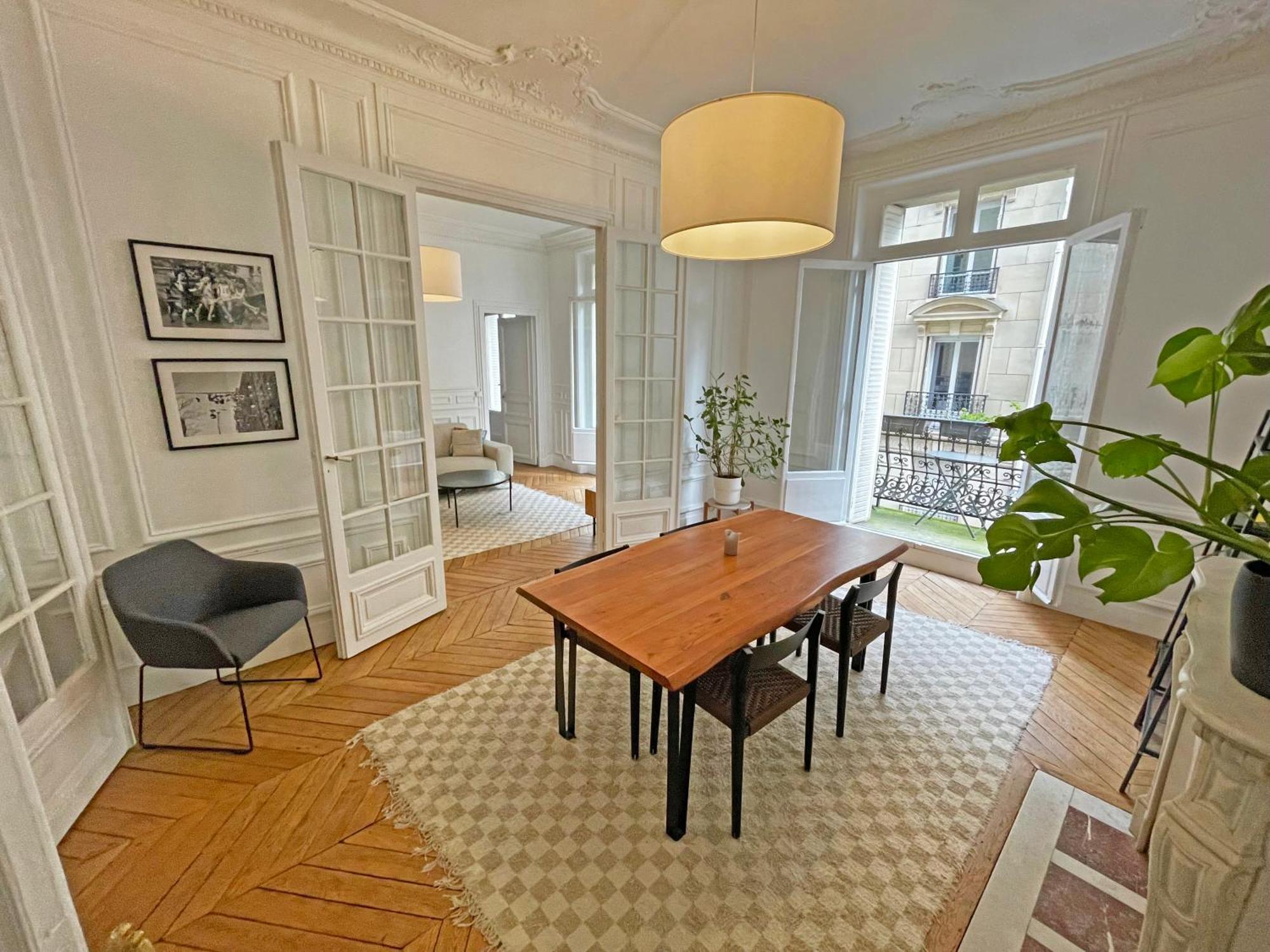 Appartement Magnifique T4 Proche Proche Arc De Triomphe Et Champs Elysees